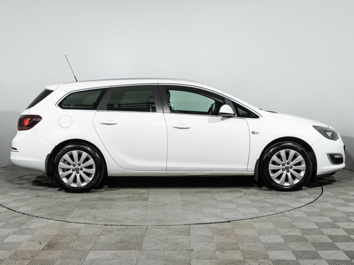 Opel Astra J Рестайлинг, 2014 - фото №4