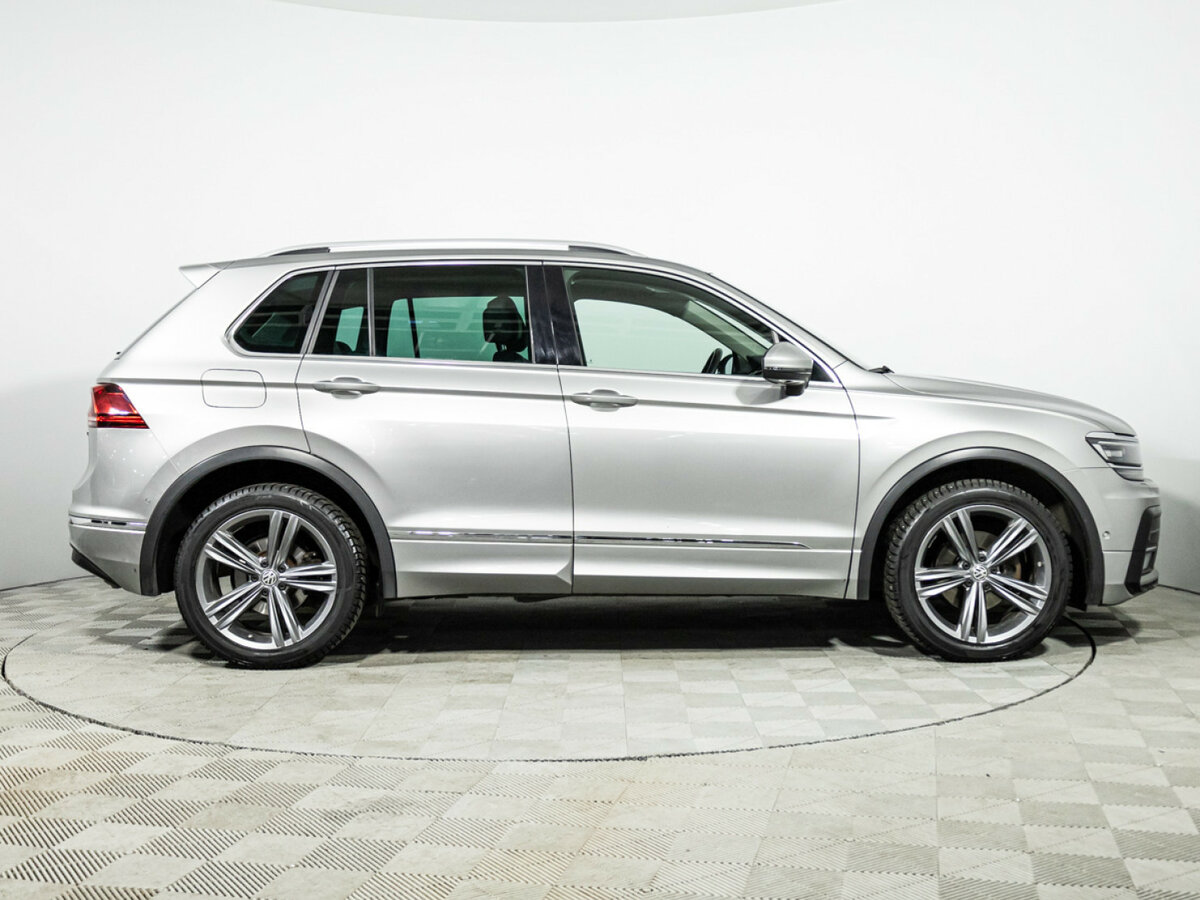 Volkswagen Tiguan II, 2018 - фото №4