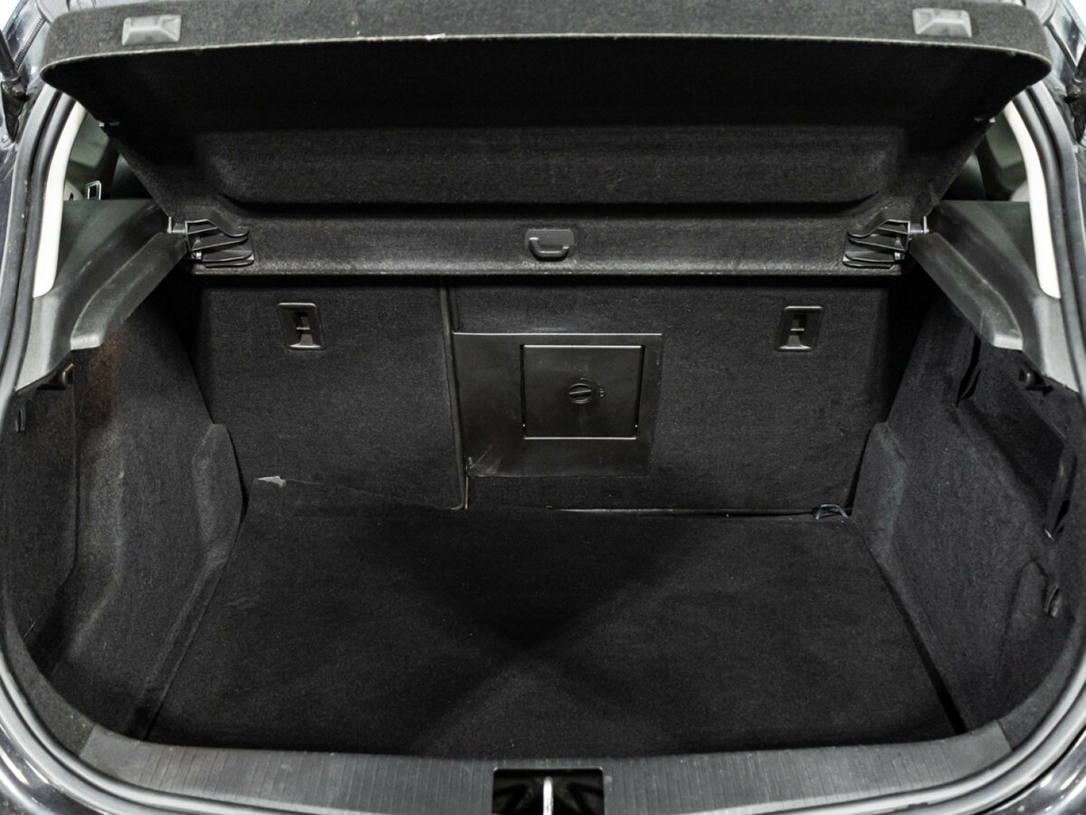 Opel Astra J Рестайлинг, 2013 - фото №2